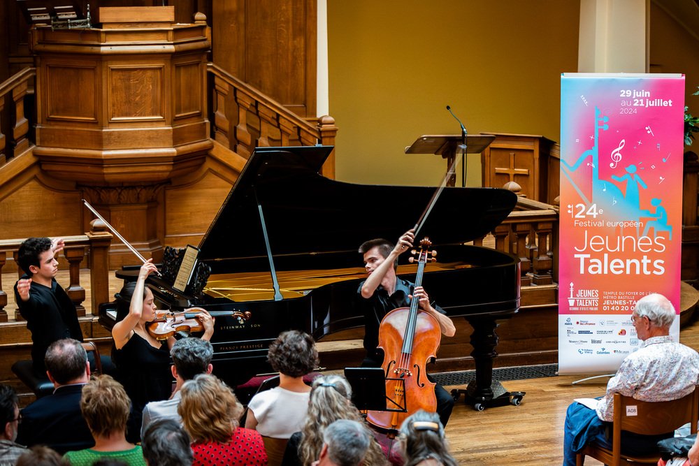 © JEUNES TALENTS